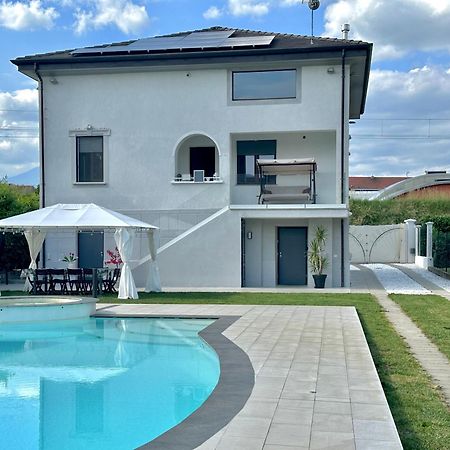Appartamento In Villa Con Piscina Privata E Jacuzzi Ad Uso Esclusivo Ривароло Канавезе Екстериор снимка