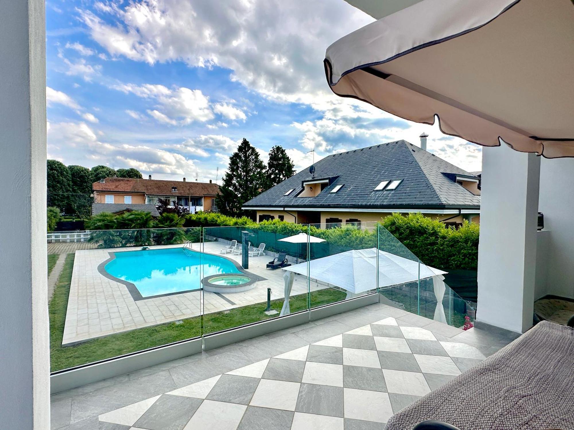 Appartamento In Villa Con Piscina Privata E Jacuzzi Ad Uso Esclusivo Ривароло Канавезе Екстериор снимка