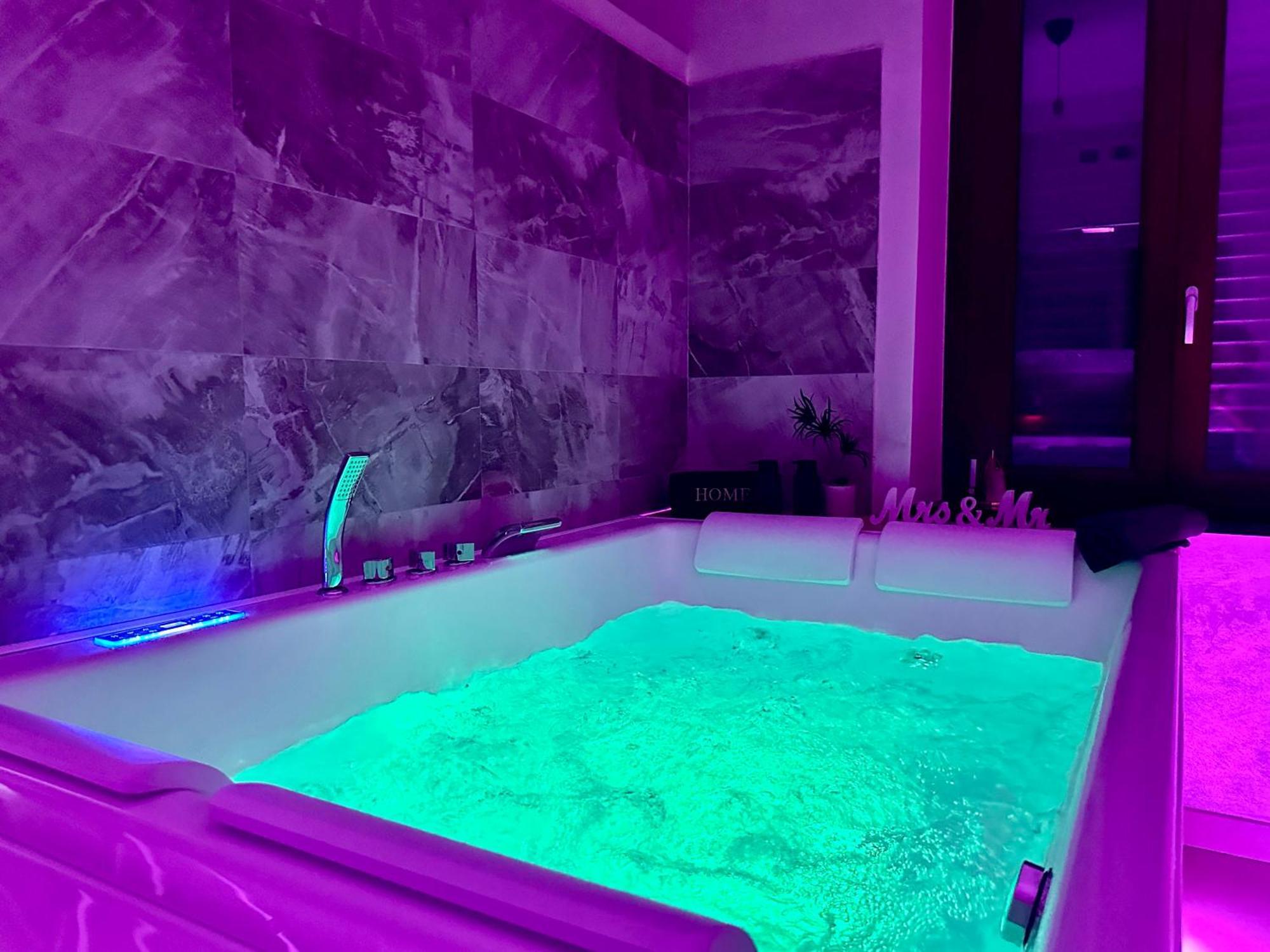 Appartamento In Villa Con Piscina Privata E Jacuzzi Ad Uso Esclusivo Ривароло Канавезе Екстериор снимка